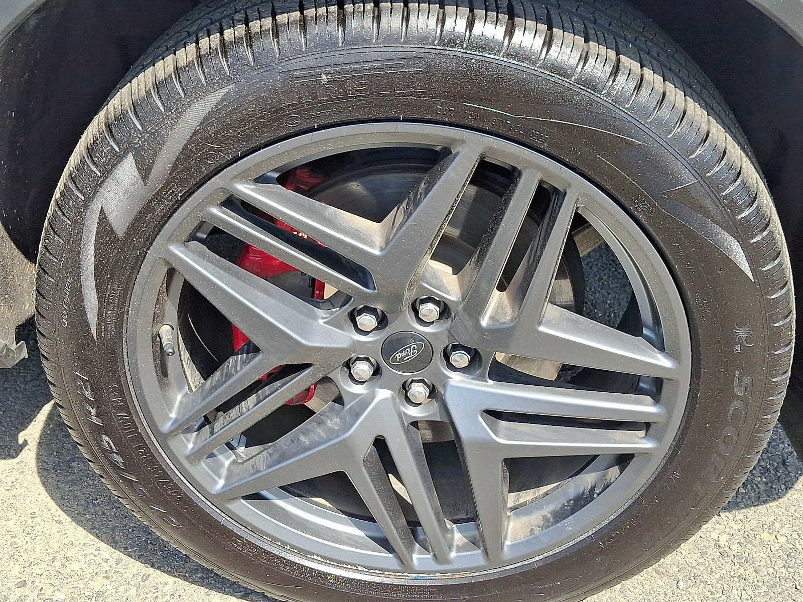 Used 2025 Carbonized Gray Metallic Ford ST-Line image 9