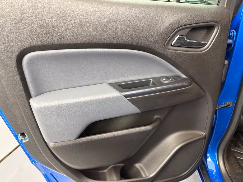 Used 2021 Blue Chevrolet Z71 image 64