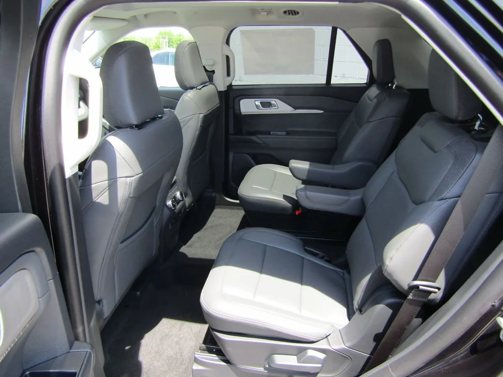 New 2026 Agate Black Metallic Ford Active image 17
