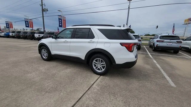 New 2026 Star White Metallic Tri-Coat Ford Active image 7