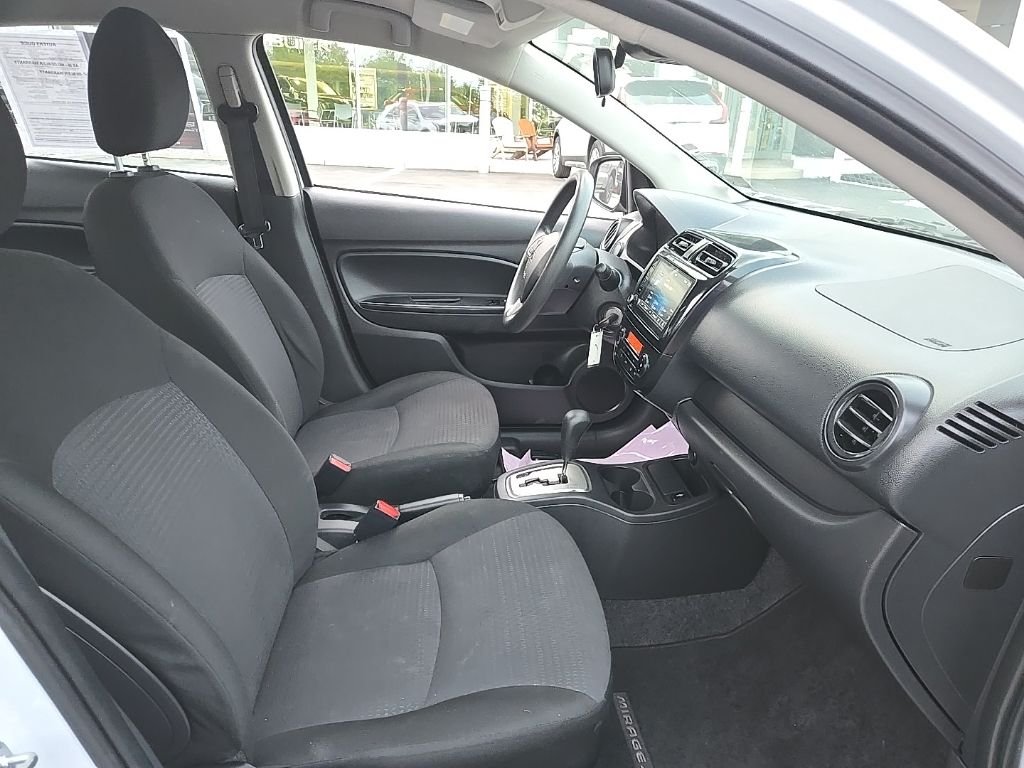 Used 2024  Mitsubishi  image 17