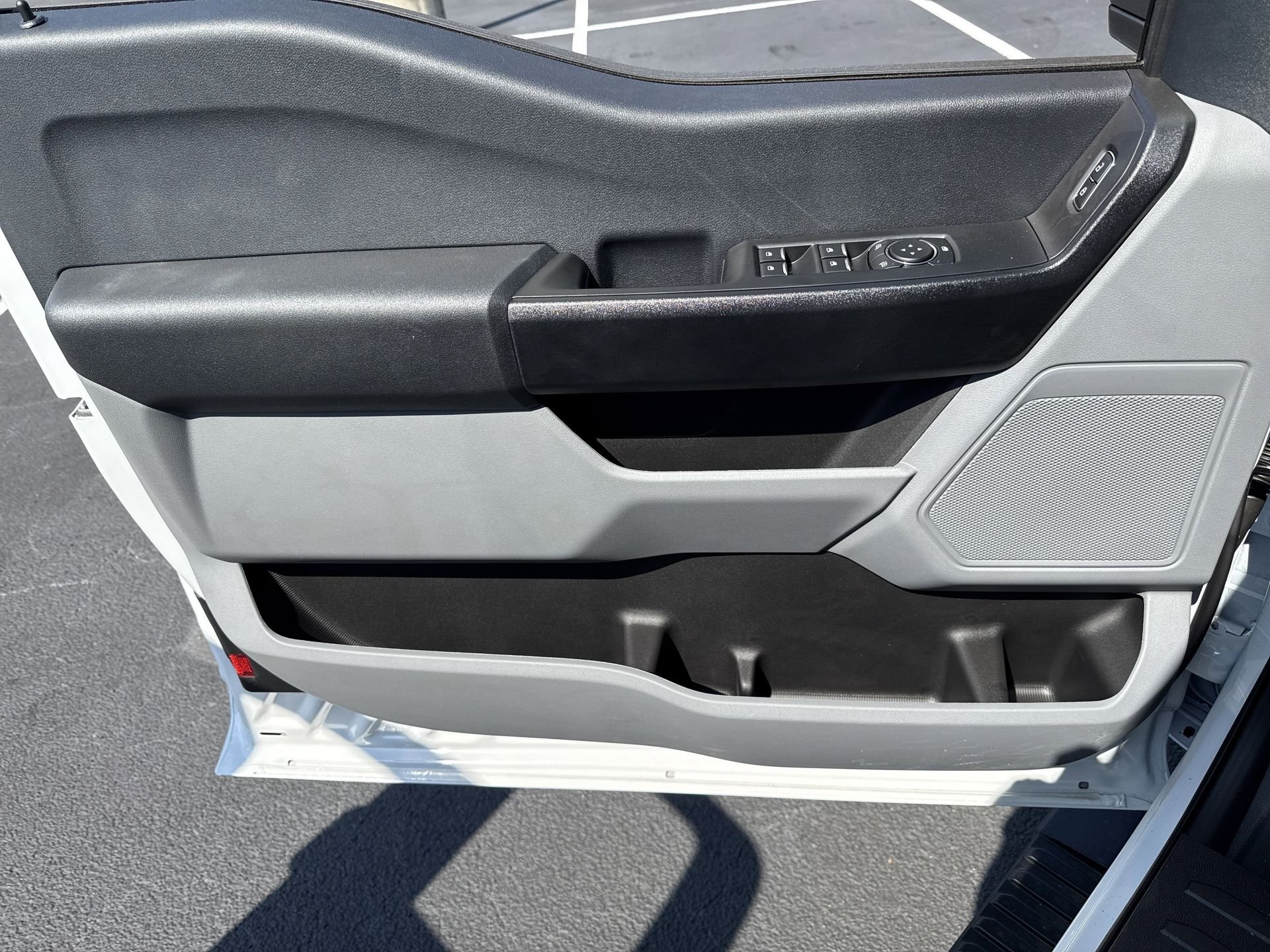 2025 Ford F-350 Super Duty Chassis Cab XL - Photo 14