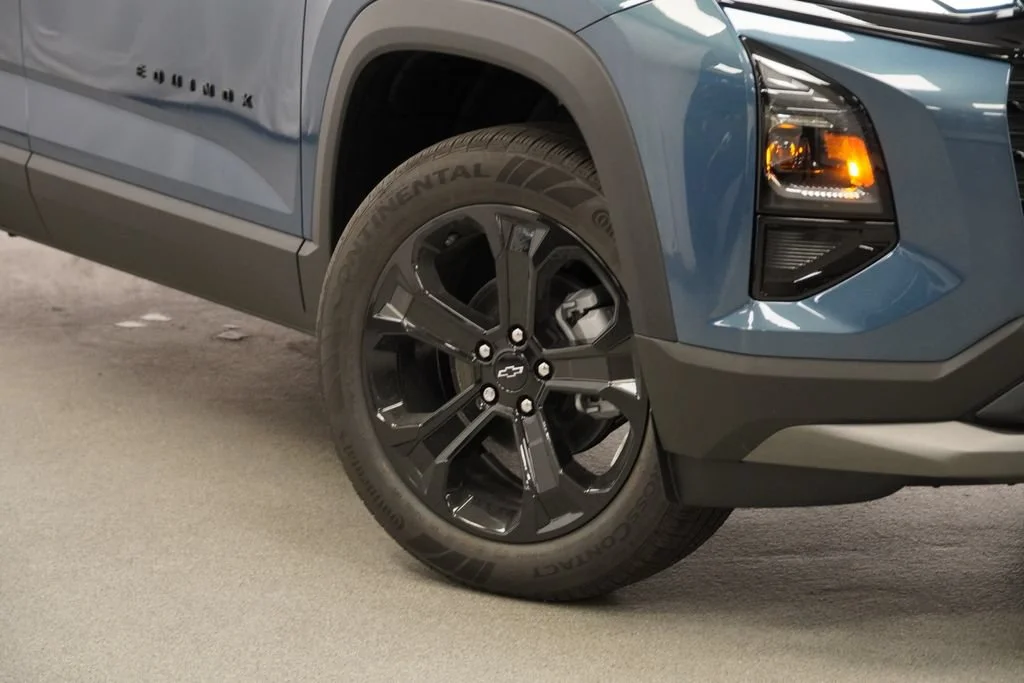 New 2027 Lakeshore Blue Metallic Chevrolet AWD LT image 9