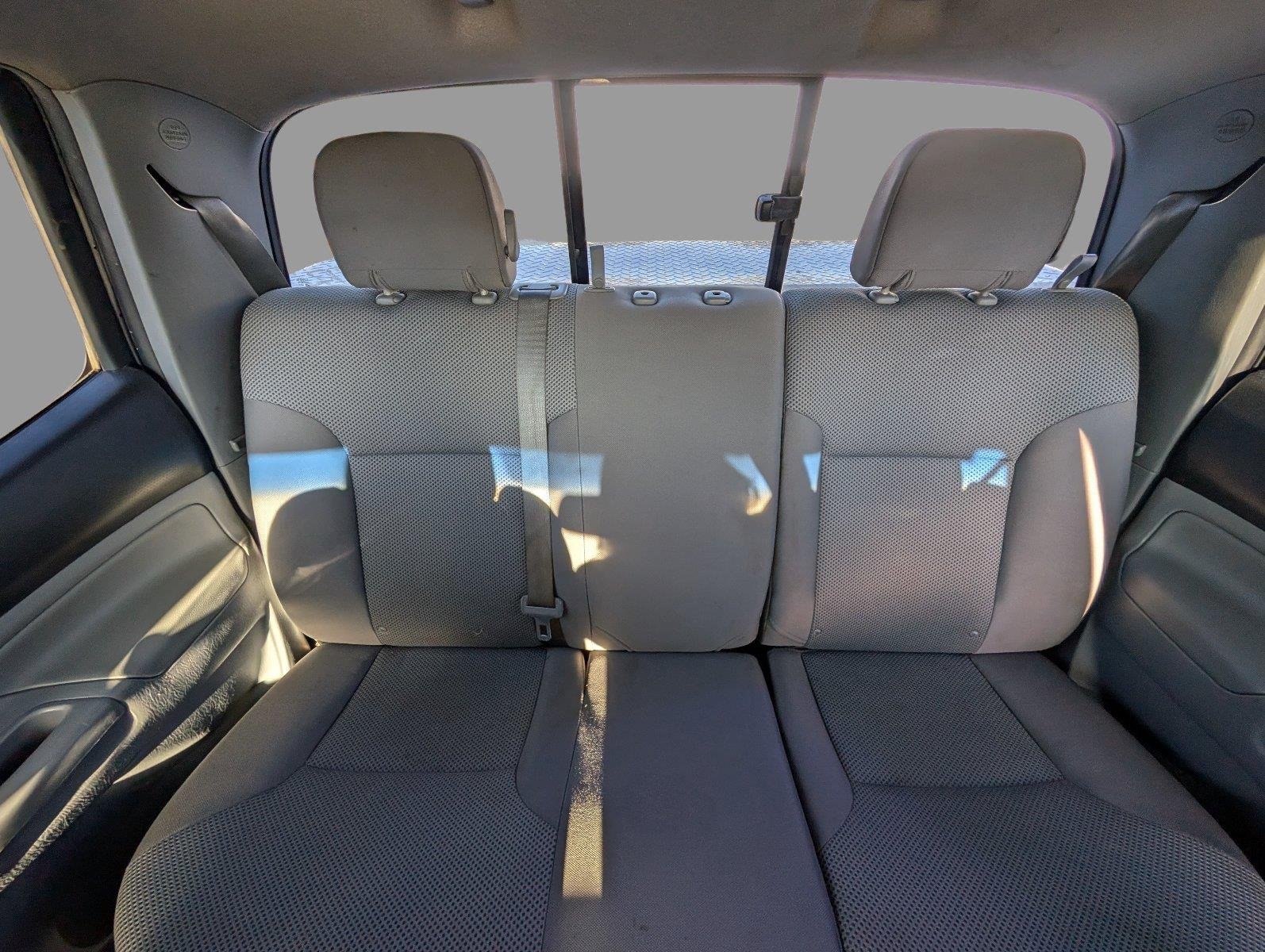 Used 2013 Super White Toyota Double Cab V6 4WD image 31