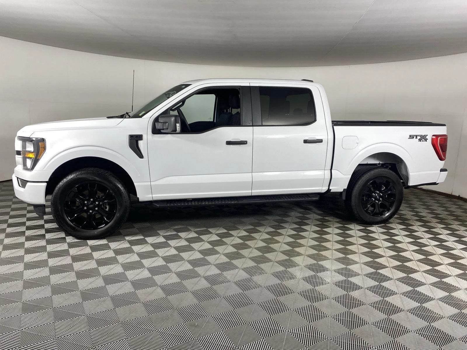 Used 2023 Oxford White Ford XL image 14
