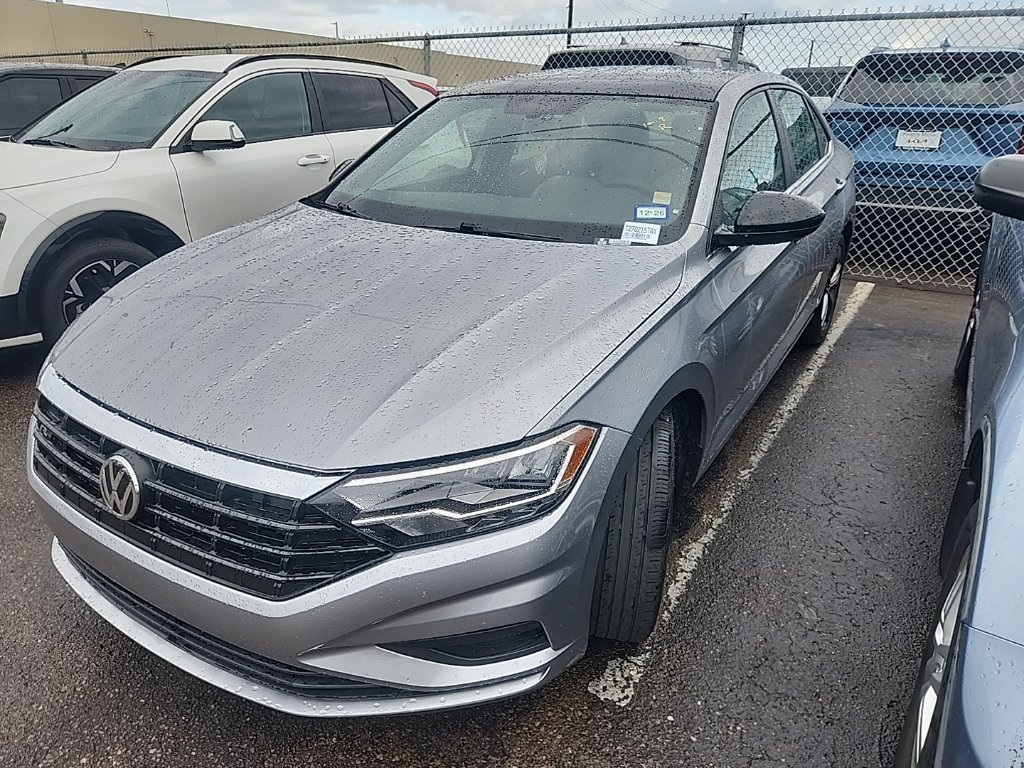 Used 2020 Pyrite Silver Metallic Volkswagen 1.4T SE image 3