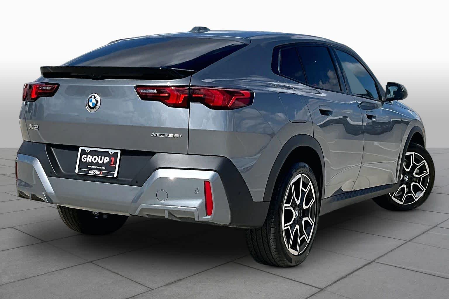Used 2026 Skyscraper Grey Metallic BMW xDrive28i image 12