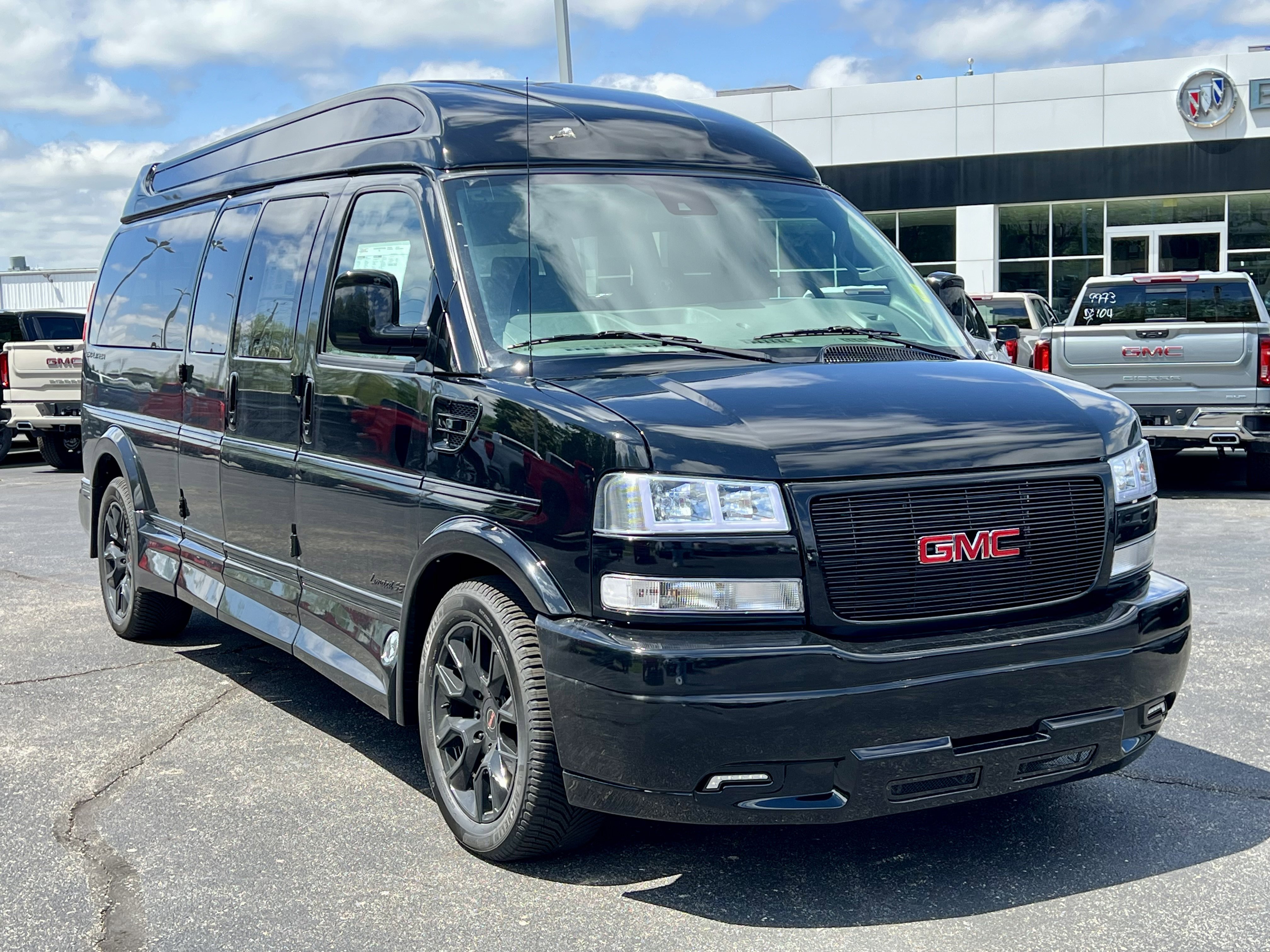 2026 GMC Savana 2500 Ext WB's photo