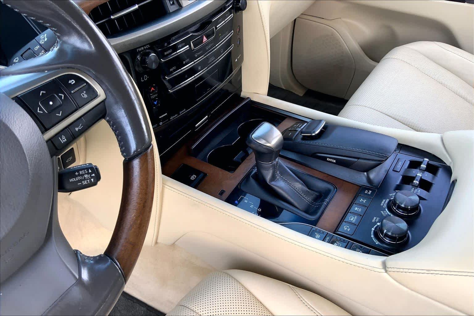 Used 2020 Eminent White Pearl Lexus  image 16