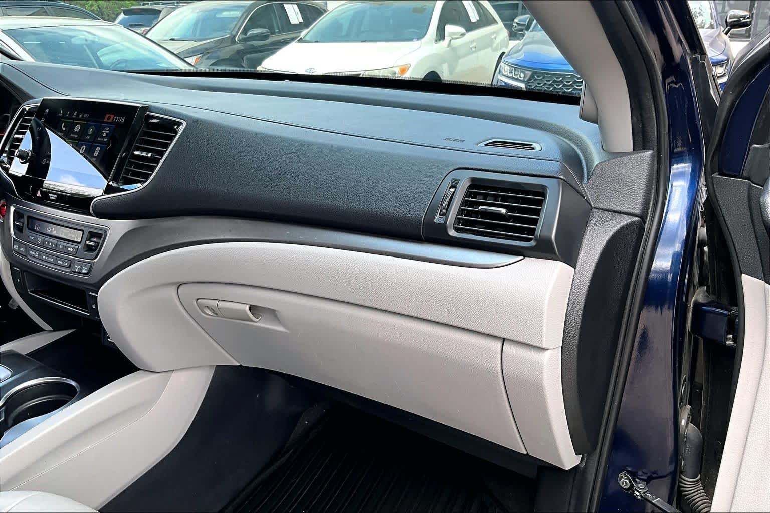 Used 2019 Obsidian Blue Pearl Honda EX-L image 33