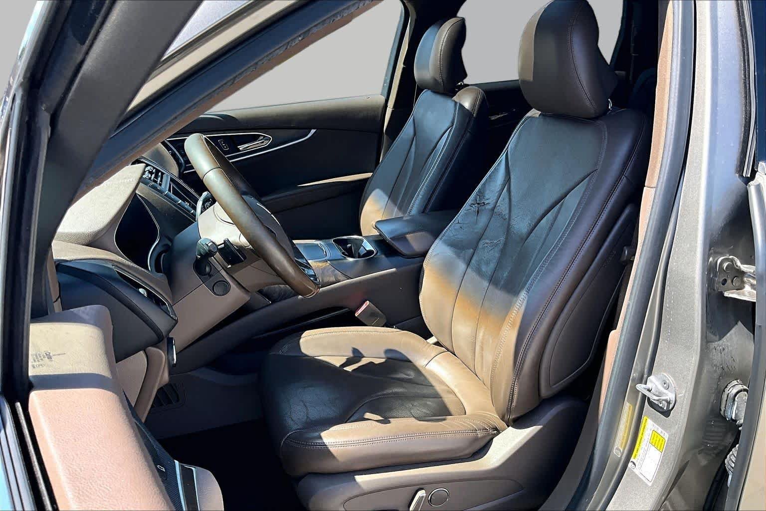 Used 2016 Luxe Lincoln Reserve image 8