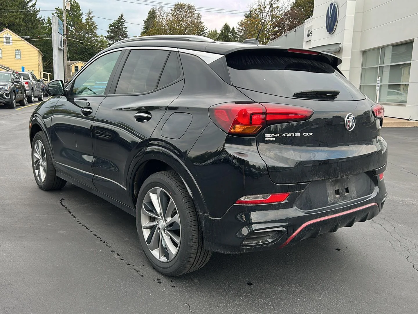 Used 2023 Ebony Twilight Metallic Buick Select image 3