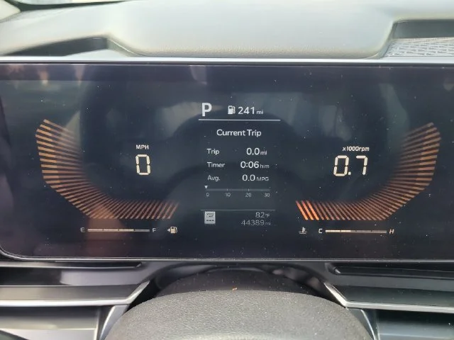 Certified Used 2025 White Kia LXS image 30