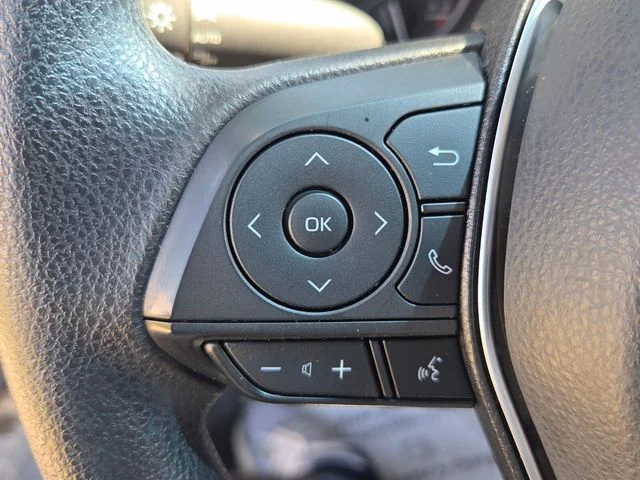 Used 2018 Silver Toyota LE image 23