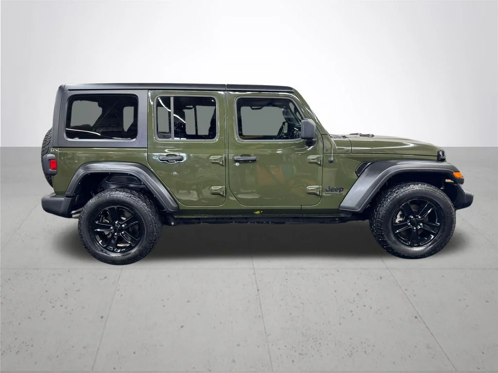 Used 2022 Green Jeep Unlimited Sport Altitude image 9