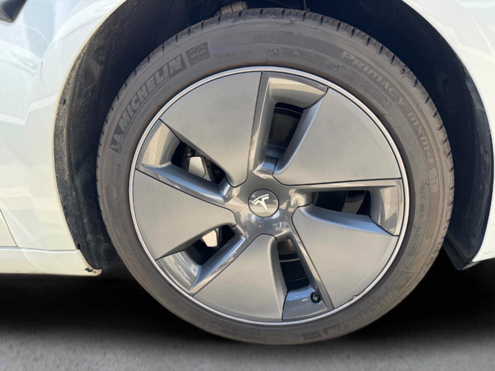 Used 2023  Tesla  image 15