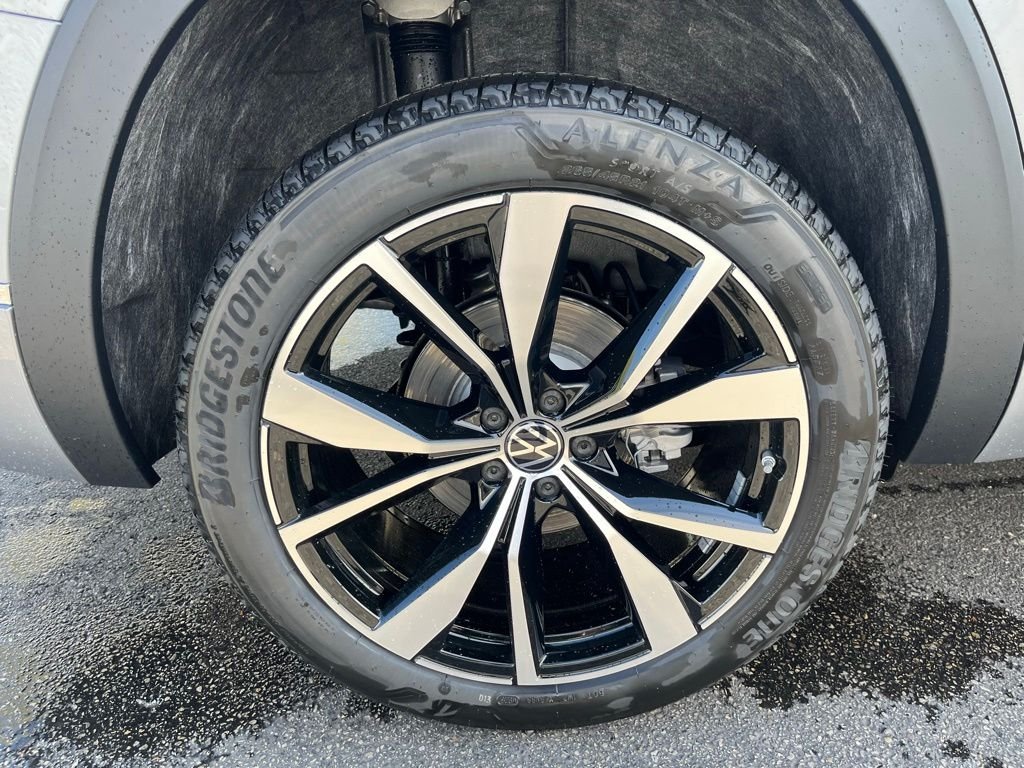 New 2026 Silver Volkswagen 2.0T SEL Premium R-Line image 21