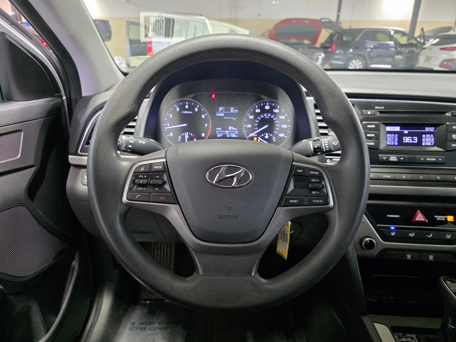 Used 2018 Quartz White Pearl Hyundai SE image 28