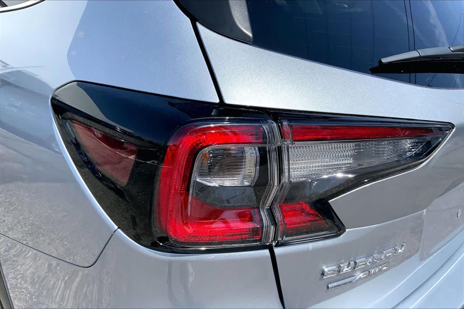 Used 2025 Ice Silver Metallic Subaru Premium image 26