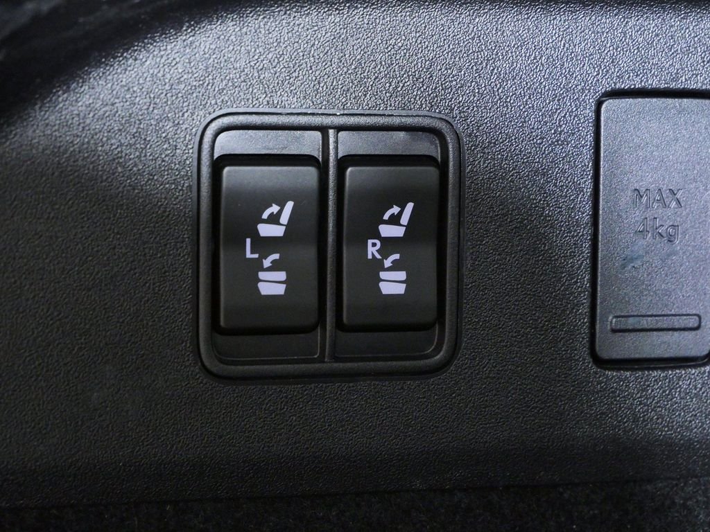 Used 2018 Silver Lexus 350L image 27