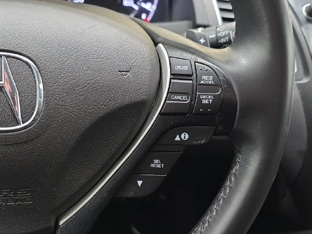 Used 2018  Acura Technology Package image 17