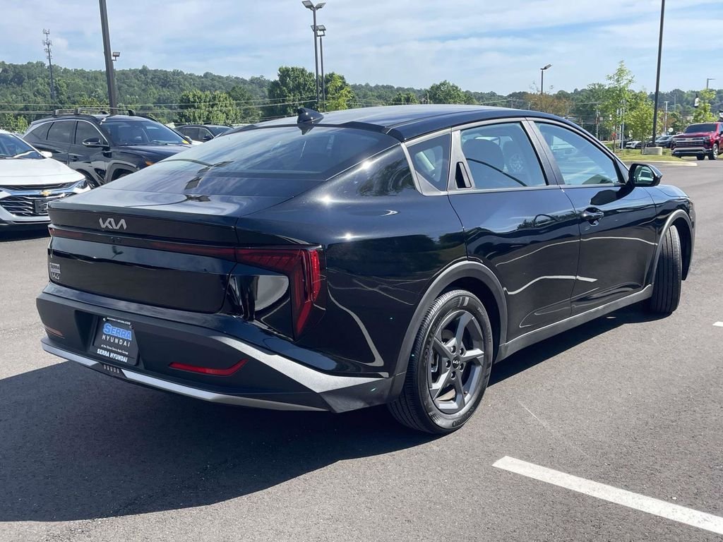 Used 2025 Black Kia LXS image 3