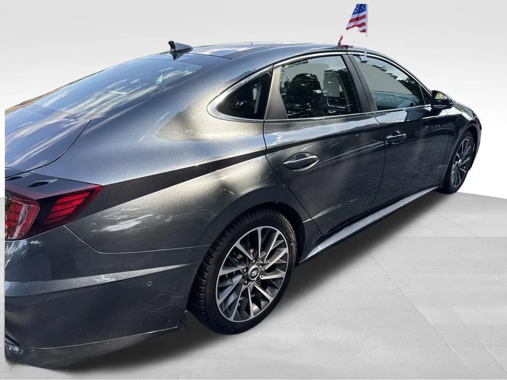 Used 2022 Gray Hyundai Limited image 5
