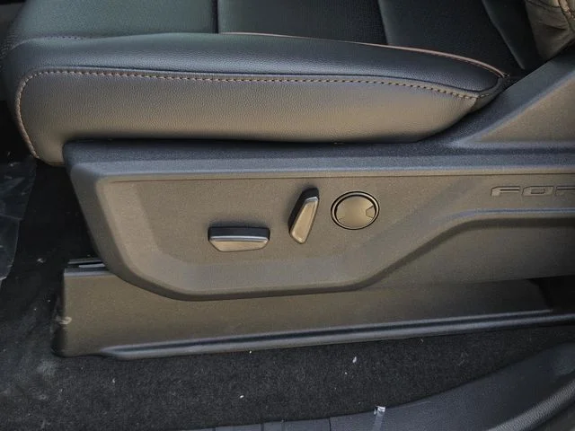 New 2026 Agate Black Metallic Ford F-250® Lariat® image 32