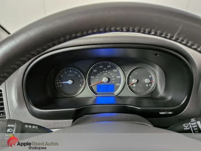 Used 2011 Gray Hyundai SE image 18