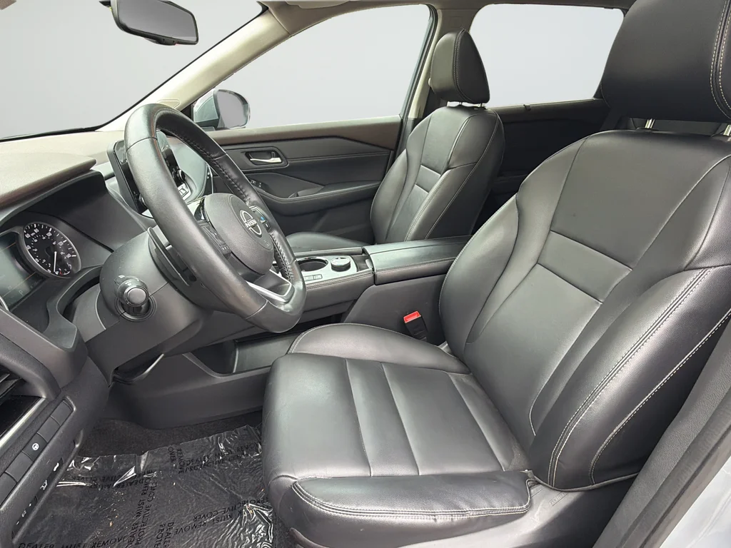 Used 2023 Gray Nissan SL image 10