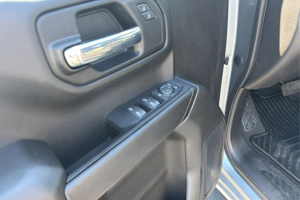 Used 2023 STERLING GRAY METALLIC Chevrolet Custom image 16