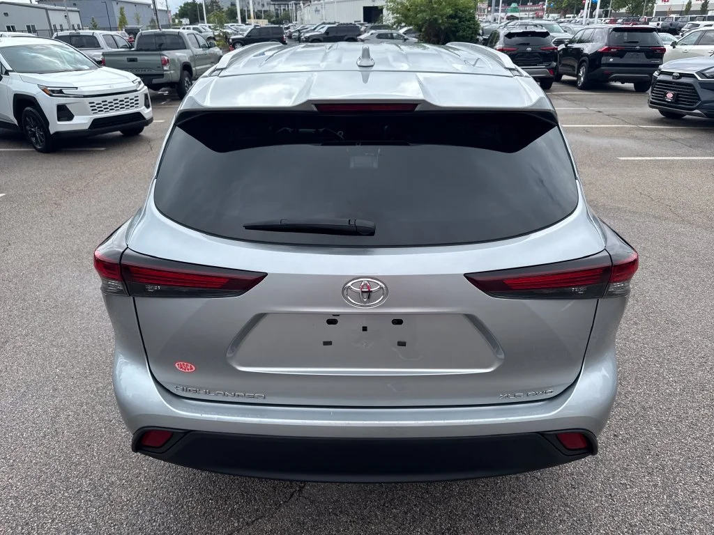 Used 2025 Silver Toyota XLE image 6