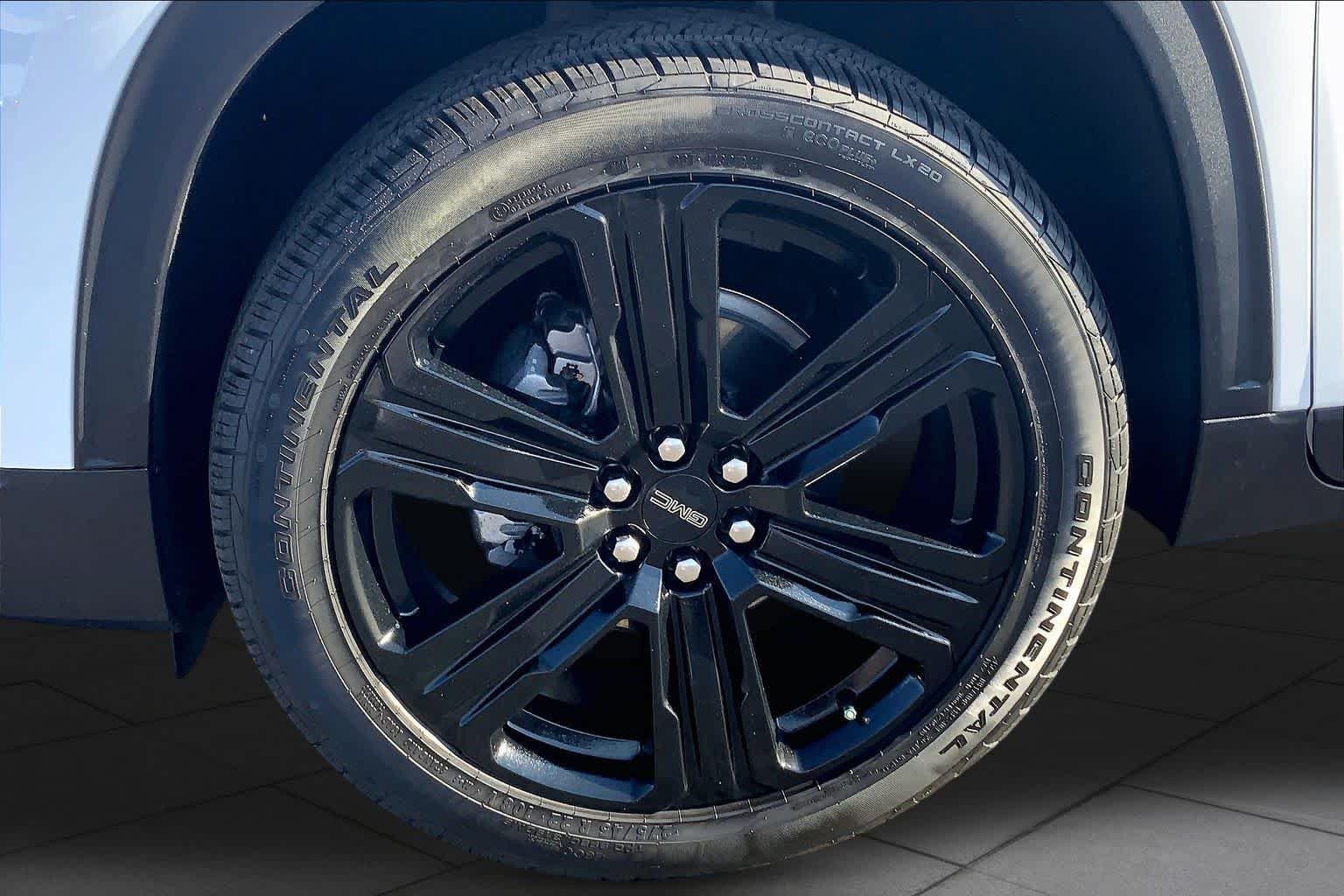 Used 2026 Summit White GMC FWD Elevation image 11
