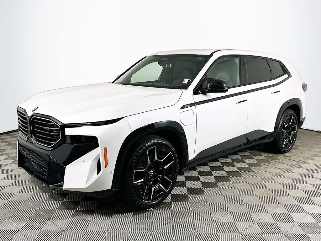 2023 BMW XM -'s photo