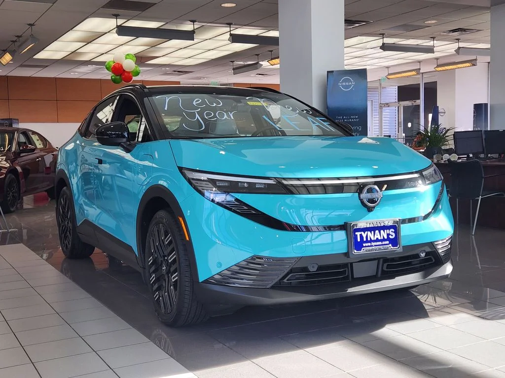 2026 Nissan Leaf Platinum+'s photo