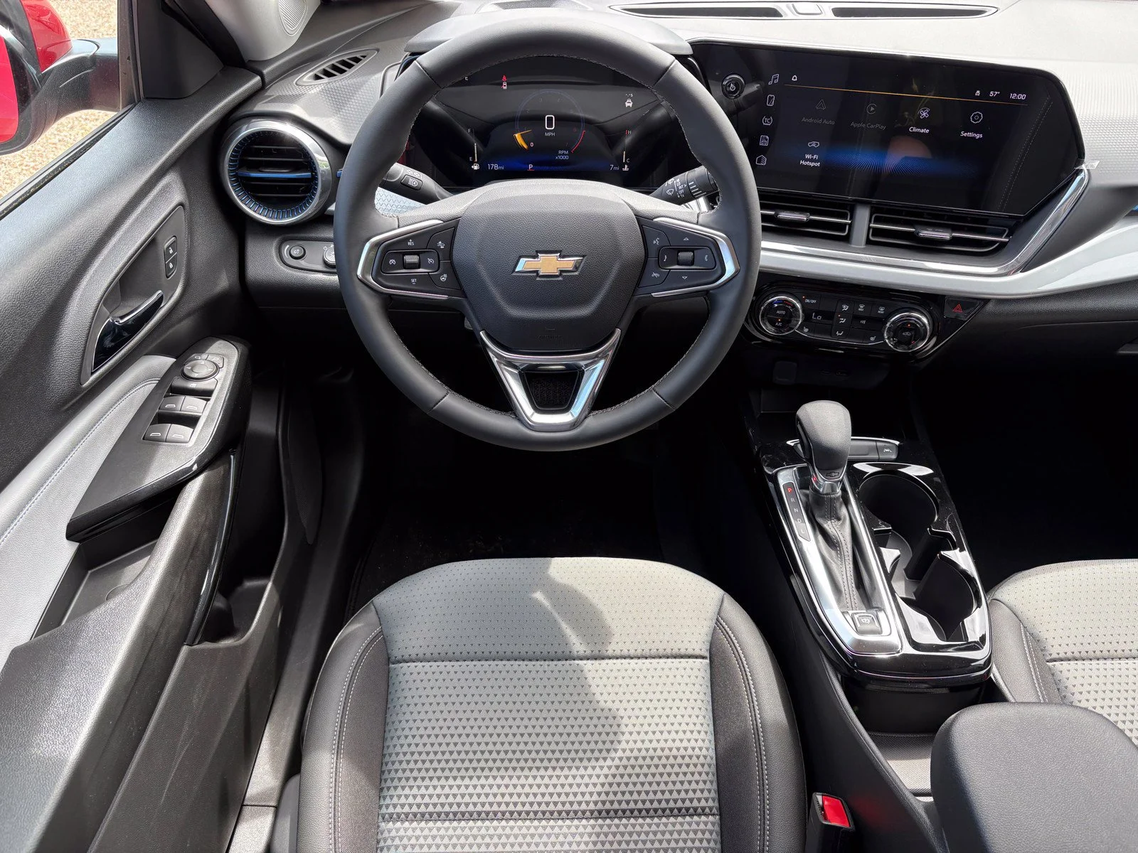 2026 Chevrolet Trax LT - Photo 14