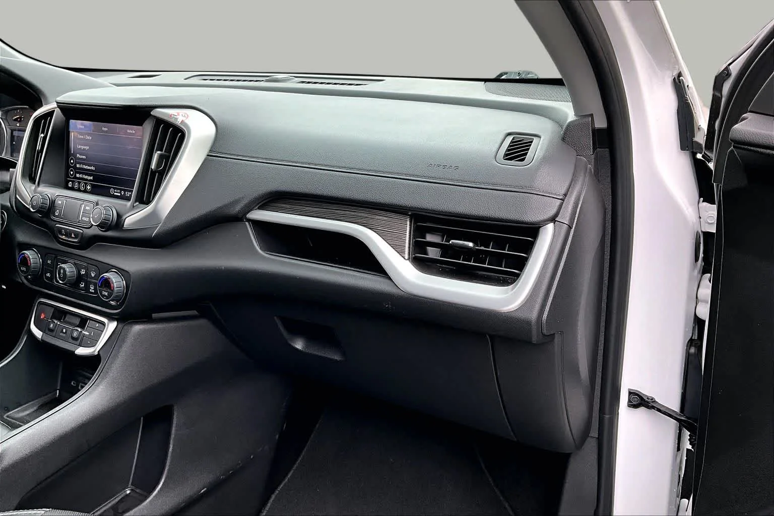 Used 2024 Summit White GMC SLT image 18