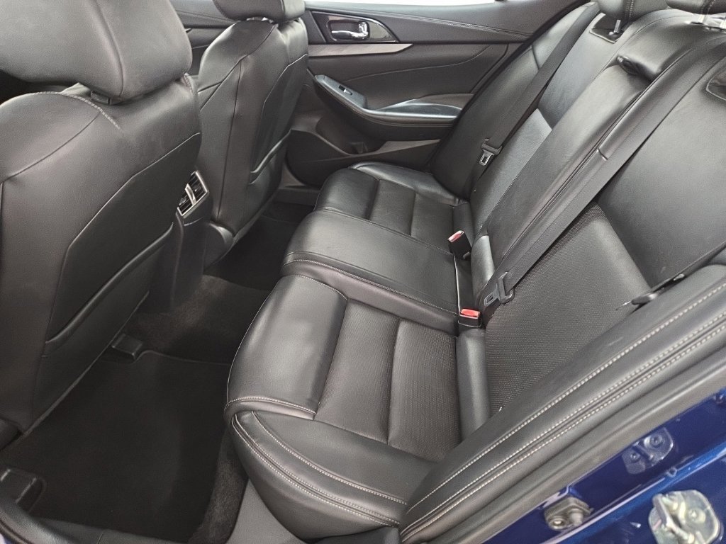 Used 2017 Deep Blue Pearl Nissan 3.5 SV image 21