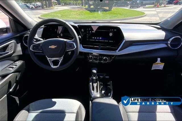 New 2025 Summit White Chevrolet LT image 6