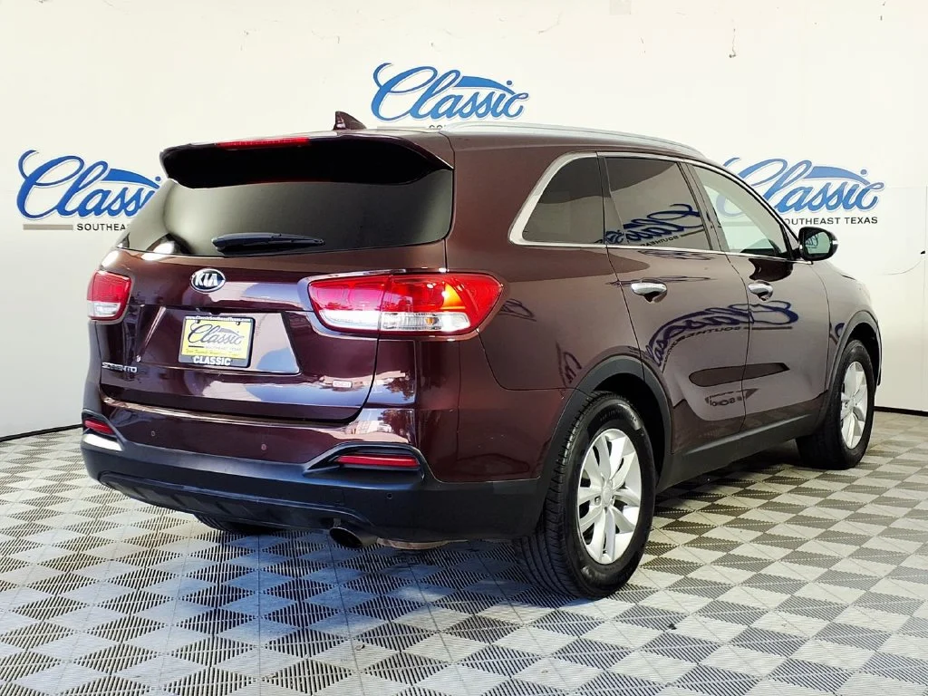 Used 2017 Purple Kia LX image 6