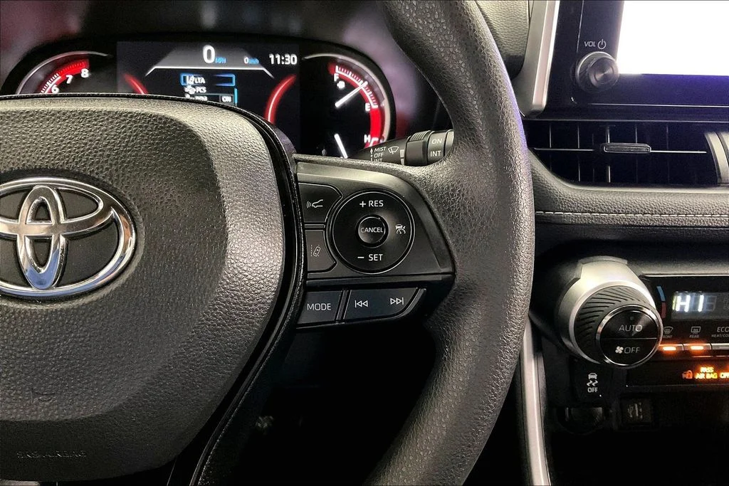 Used 2025 Silver Toyota XLE image 23