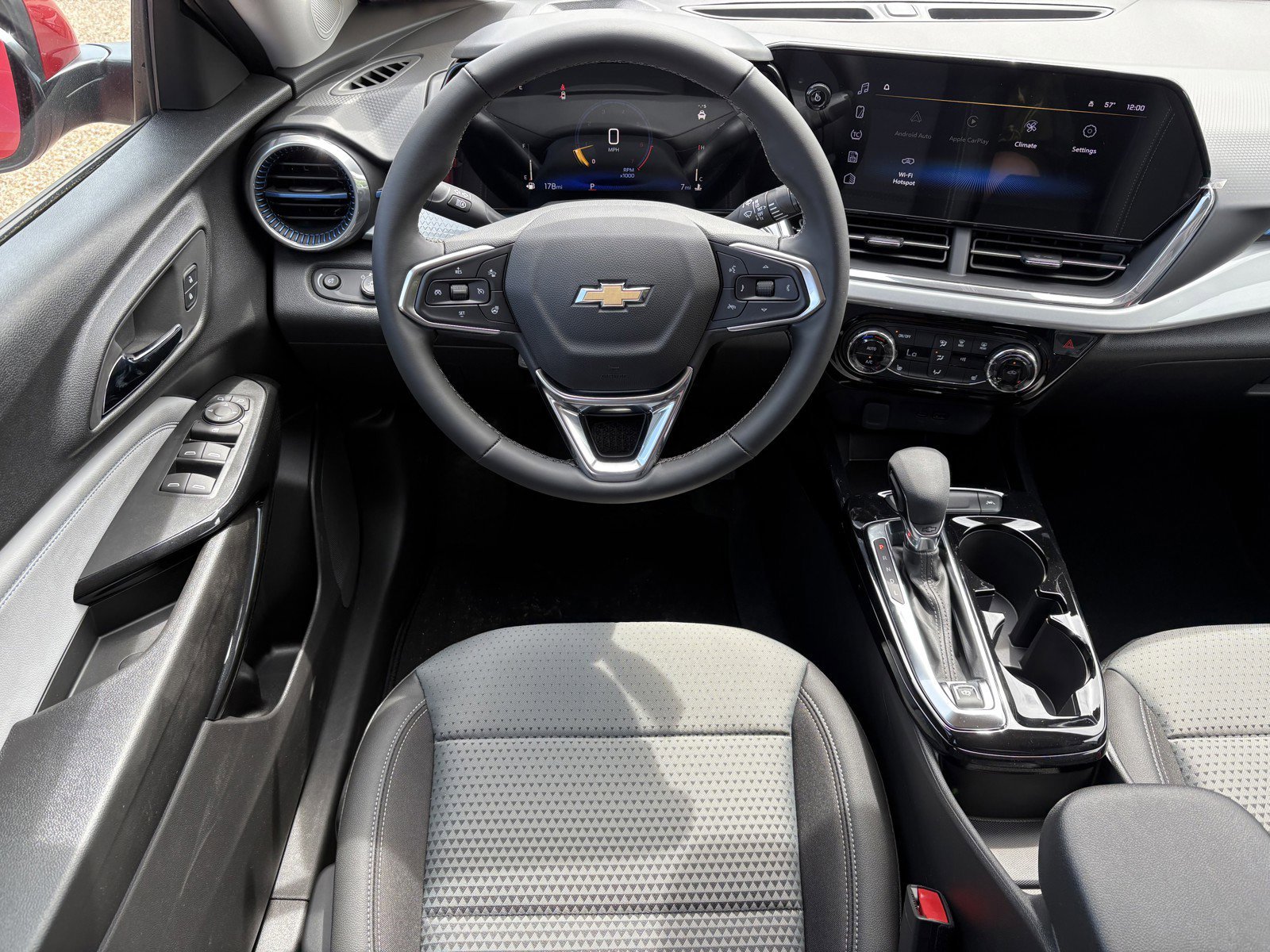 2026 Chevrolet Trax LT - Photo 14