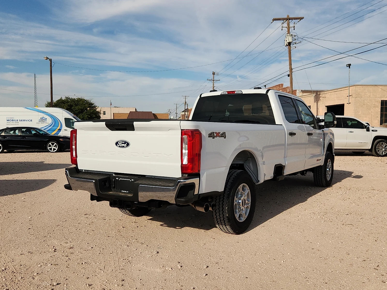 New 2027 Oxford White Ford XLT image 7