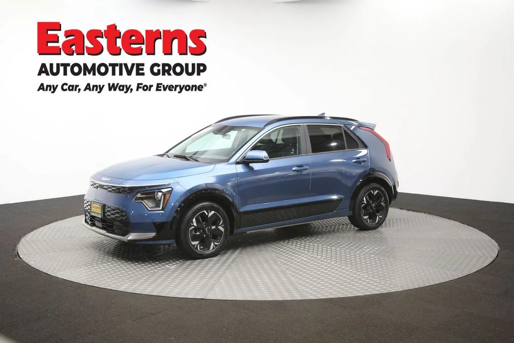 Used 2024 Blue Kia Wind image 58