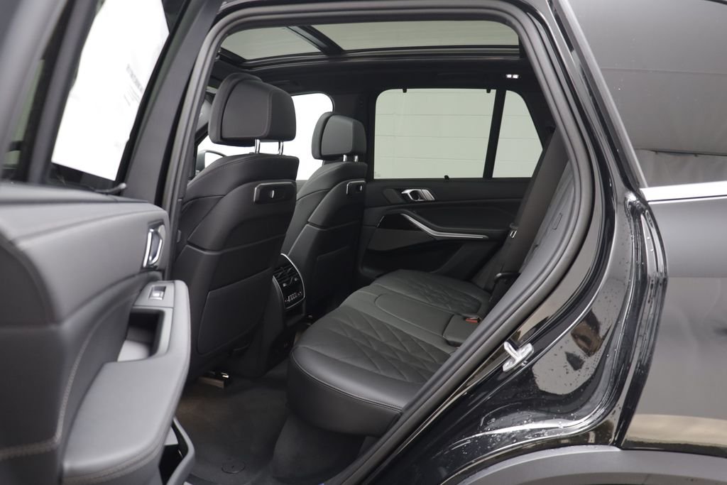 New 2026 Black Sapphire Metallic BMW xDrive40i image 15
