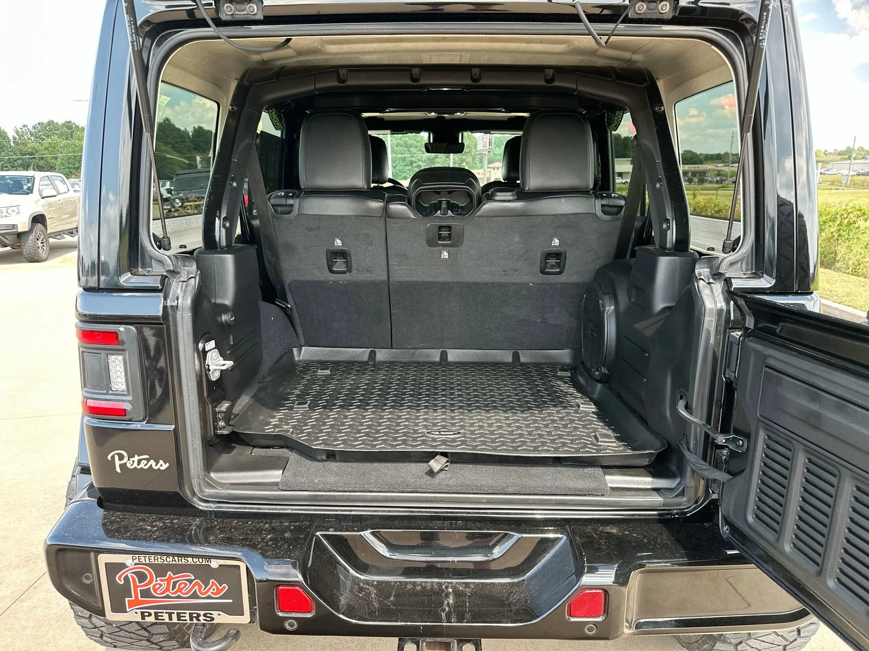 Used 2020 Black Clearcoat Jeep Sahara High Altitude image 24