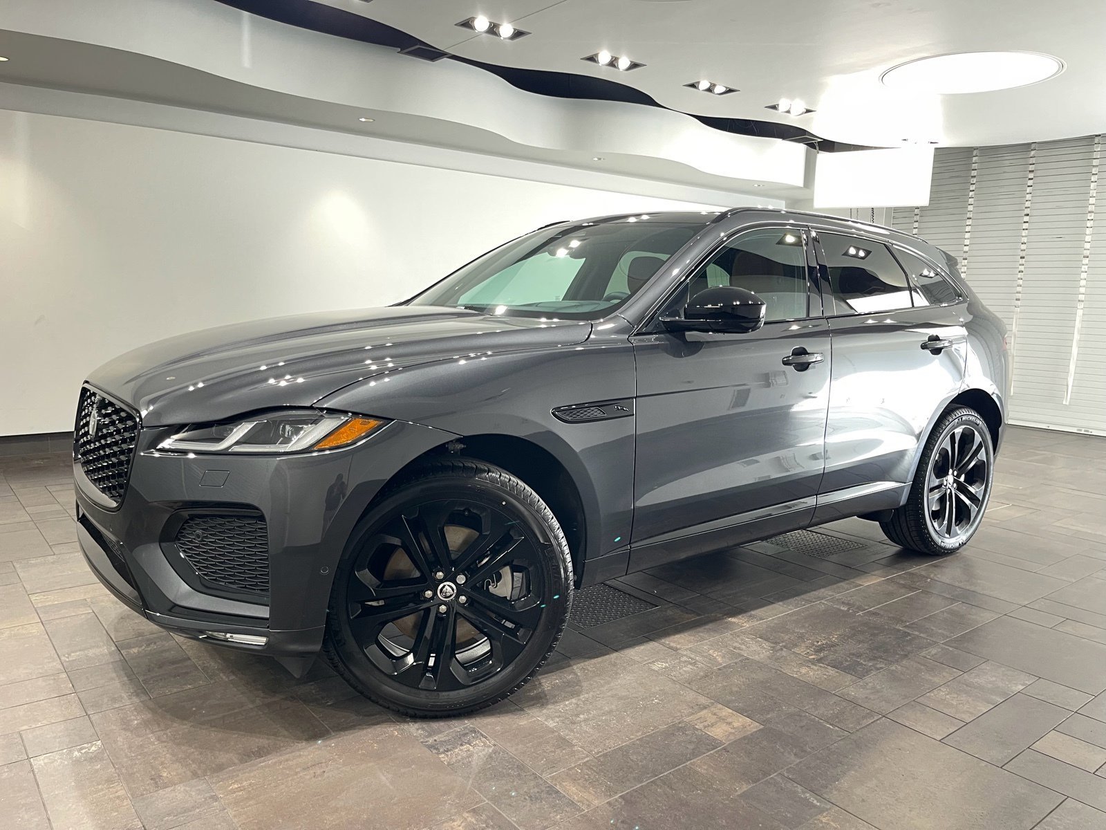 2026 Jaguar F-PACE P250 R-Dynamic S's photo