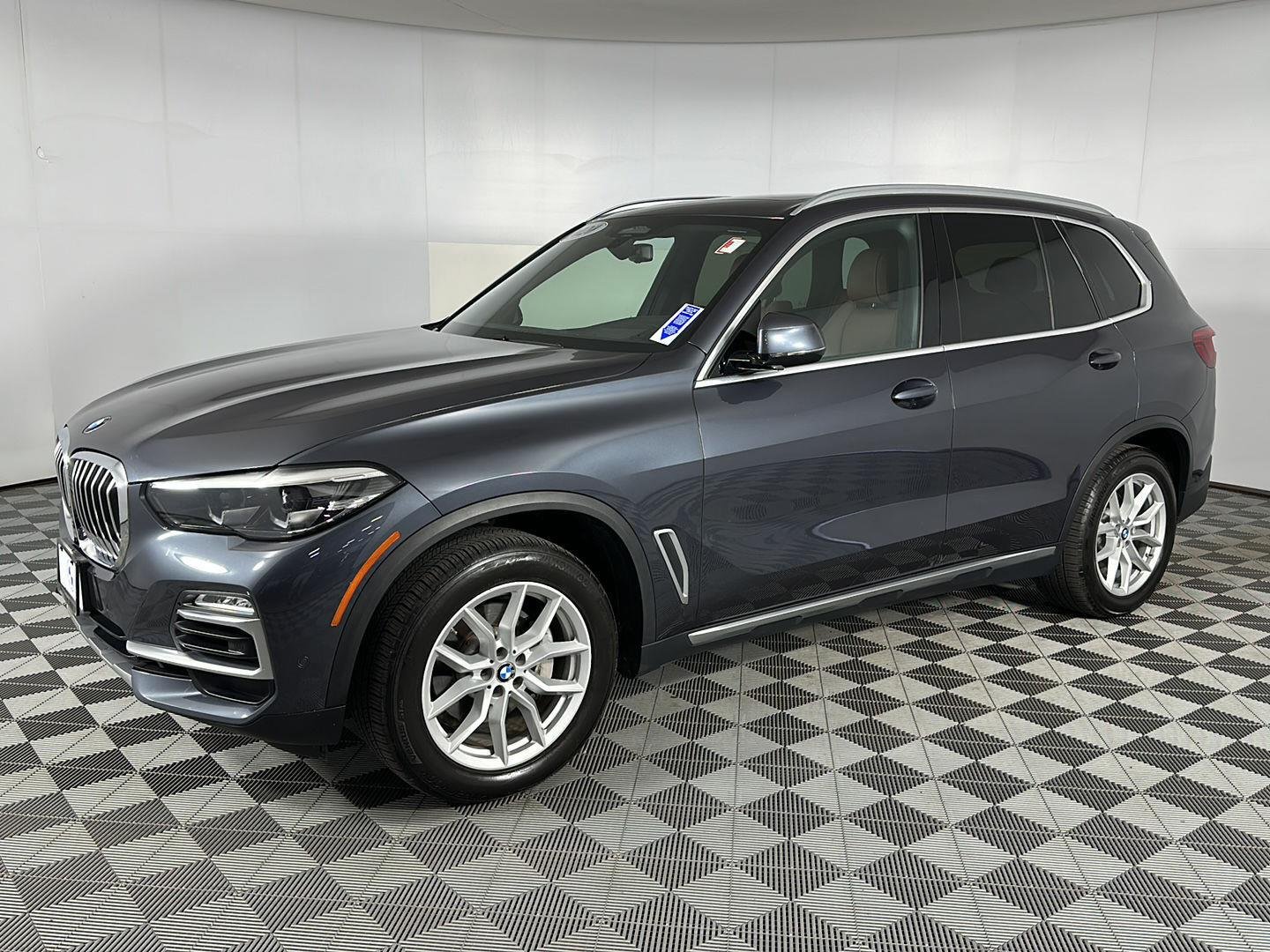 Used 2020 Arctic Gray Metallic BMW xDrive40i image 7