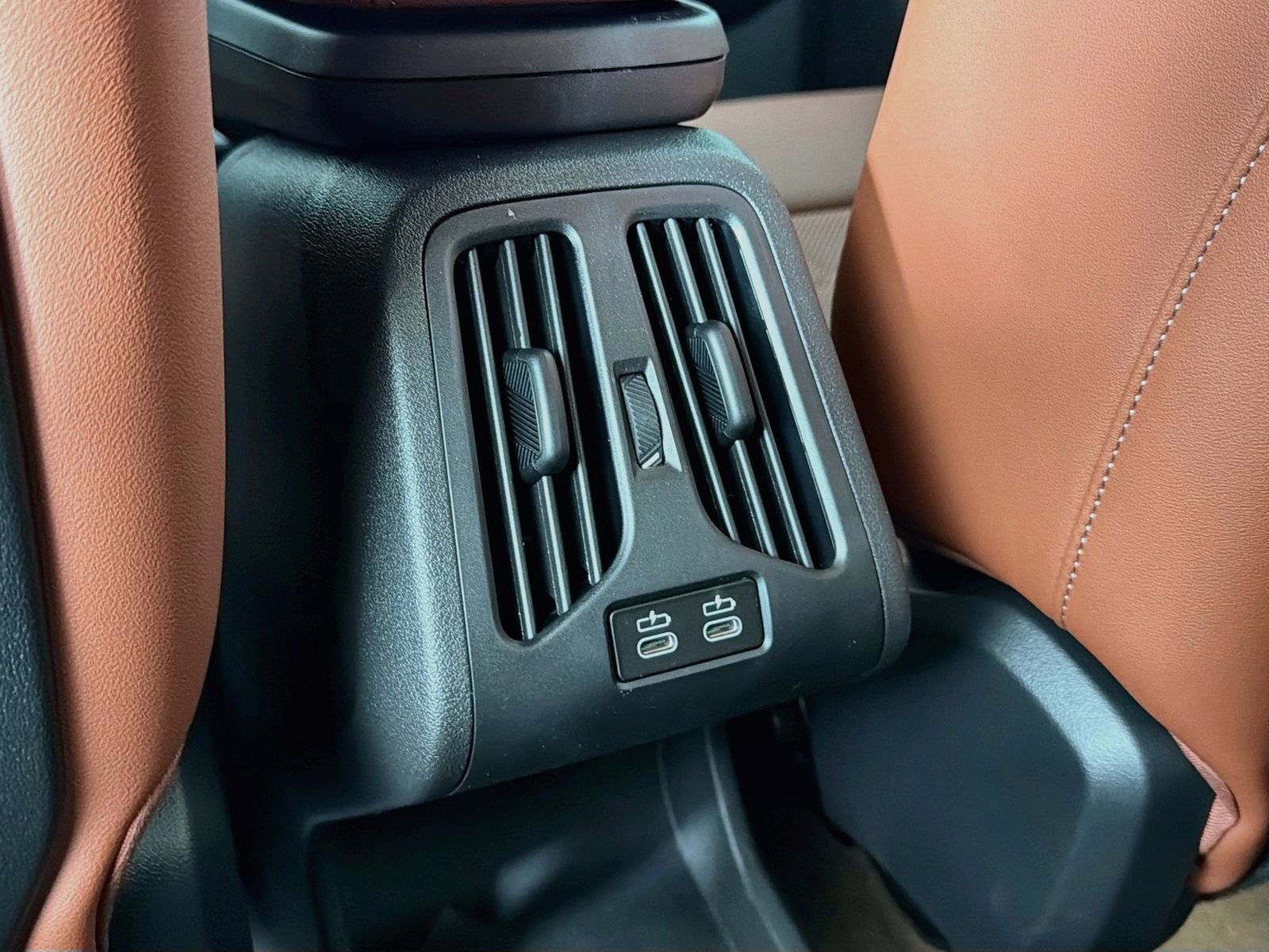 New 2026 Black Sapphire Metallic BMW xDrive28i image 25