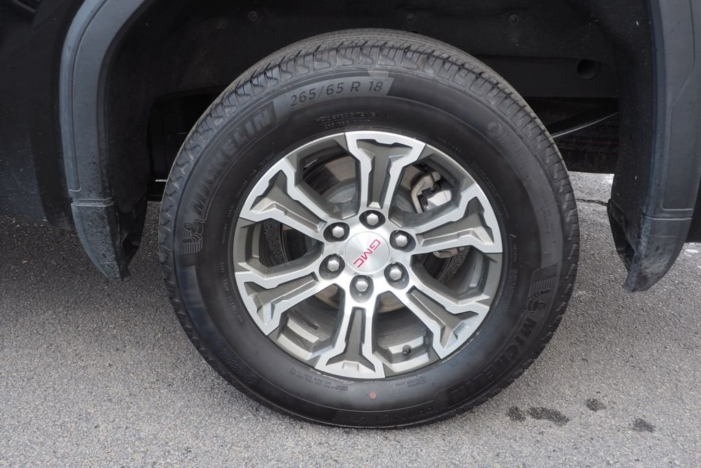 Used 2025 Black GMC SLT image 8